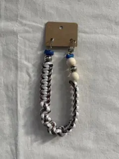 ハンドストラップ　パラコード