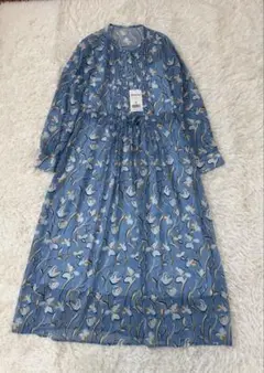 新品　DoCLASSE ワンピース　ロング　総柄　青　インナー付きのサムネイル