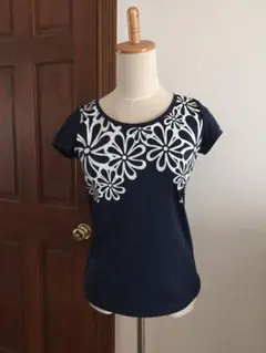 adidas プリントTシャツ