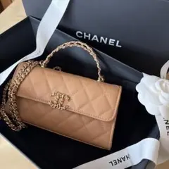 CHANEL マトラッセ フラップフォンケース キャビアスキン トップハンドルのサムネイル