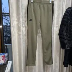 adidas カーキ トレーニングパンツ