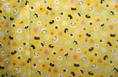 パンダとおにぎり（黄色）　コットン　綿　生地　約３０×１５０cm　カットクロス