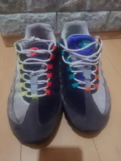Nike Air Max 95 グレー/マルチカラー　グリーディー