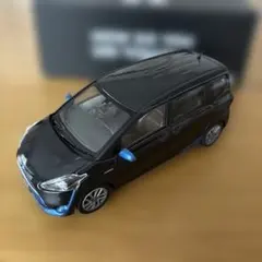 トヨタ　シエンタブラックマイカ　フレックスストーン　ミニカーのサムネイル