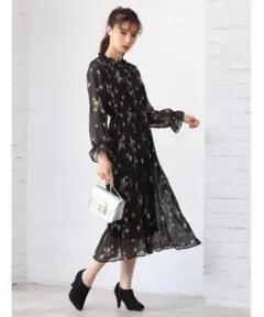 fifth 花柄プリーツシフォンワンピース　ブラック