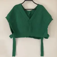 グリーン Vネック ベスト ボタン付き