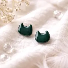 【閉店SALE】作家様ハンドメイドピアス 未使用品 ダークグリーン