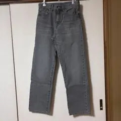 GU ストレートジーンズ
