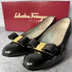 美品✨ サルバトーレ フェラガモ ヴァラ パンプス レザー 24.5cmのサムネイル