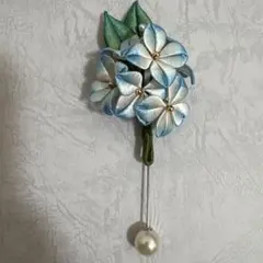 青と白 ハンドメイド シルク花 ヘアクリップ