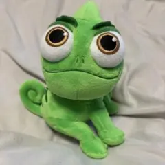 ディズニーストア パスカル ぬいぐるみ