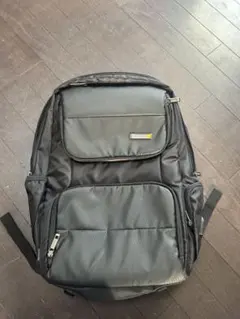USBポート付きビジネスリュック AMERICAN TOURISTER