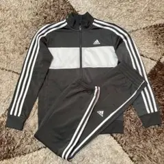 【adidas アディダス】⭐️ジャージ上下セット　⭐️150