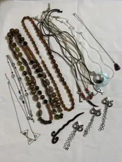 遺品整理品・ネックレスセット 多様なデザイン