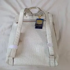 モーダプリンチペ　新品　未使用ホワイト クロコダイル型押し リュック