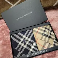 新品　BURBERRYバーバリー箱付ノバチェック柄ハンカチ2枚セット　ギフト