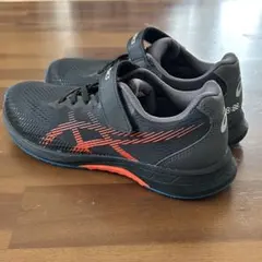 23㎝、新品、未使用、asics キッズスニーカー 黒/オレンジ