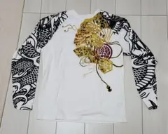 メンズ　珍しい袖のもよう、が3Dになってます