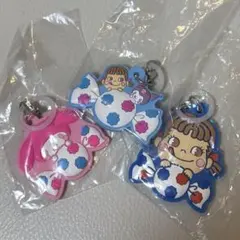 PEKO ペコちゃん　サンリオ　ぷっくりめじるしアクセサリー　ラバーキーホルダー