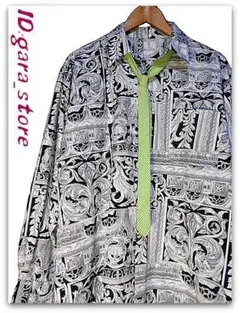 個性的！美麗アート装飾品総柄モノトーンシャツ