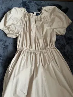 GAP ベージュ　パフスリーブ ミディワンピース