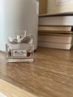 Miss Dior Eau de Parfum ミニサイズ