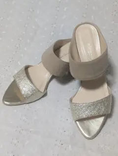 超〜美品【Ｅ-卑弥呼】ゴールドベージュ系！キラ感有り皮革レザー素材ミュール ですのサムネイル