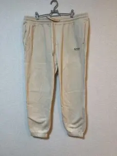 H&M ベージュスウェットパンツ／ワンポイント【セットアップ可能】