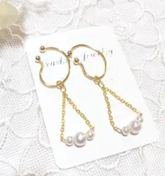 【再販】イヤーカフ☆パールビーズ３連トライアングル