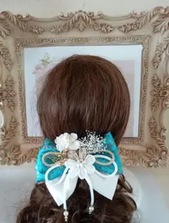 ターコイズブルーの髪飾り　つまみ細工と和リボン　成人式　卒業式髪飾り