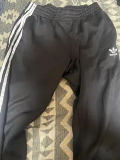 adidas ブラック ジョガーパンツ JXO