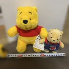 くまのプーさん ぬいぐるみ マスコット 2点セットと今ならプレゼント付きのサムネイル