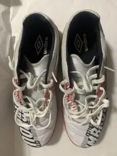 Umbro Accelerator サッカーシューズ ホワイト/レッド