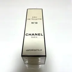 CHANEL N°19