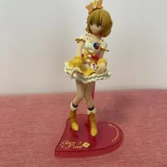 フレッシュプリキュアキュアパイン、フィギュア ハート型スタンド付き