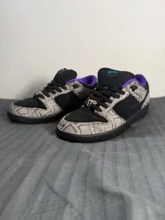 NIKE SB DUNK LOW スネーク柄 スニーカー