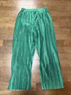 グリーン ワイドパンツ