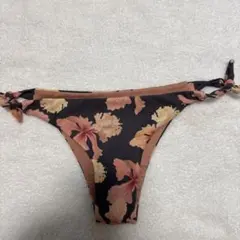 アリシアスタン　フラワープリント サイドタイビキニ