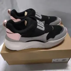 UGG メッシュスニーカー 25cmのサムネイル