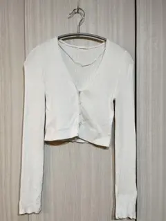 ホワイト　クロップド丈　リブニットカーディガン　Vネック　長袖