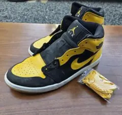 NIKE AIR JORDAN 1 MID 