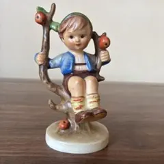 フンメル人形 りんごの木に座る少年 アンティーク ヴィンテージ