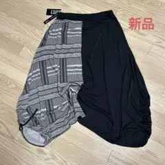 新品　黒とモザイク柄のサルエルパンツ　　フリーサイズ