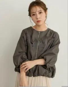 【未使用品】しまむら yumi さん☆ 刺繍入りバルーンブルゾン Mサイズのサムネイル