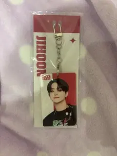 treasure ジフン　キーホルダー