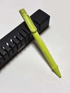 【新品】LAMY サファリ　ボールペン　箱付き　スプリンググリーン 限定カラーのサムネイル
