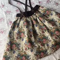 axes femme ゴブラン花柄 サスペンダースカート 編み上げ M