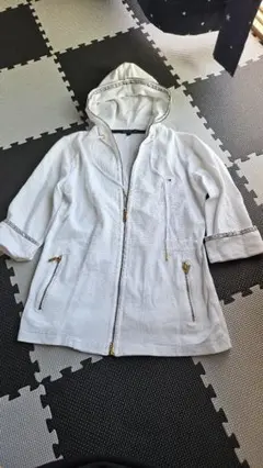 Tommy Hilfiger フード付きホワイトパーカー