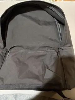 肩の負担を軽くする　撥水　リュックサック チャコールグレー