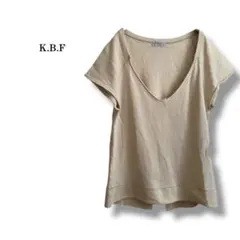【K.B.F】背面スリッド　VネックフレンチスリーブTシャツ　ベージュ　日本製のサムネイル